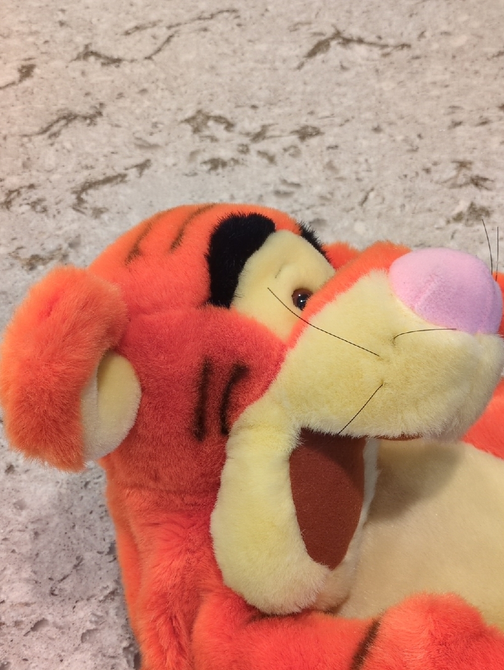 Disney Plush Tigger Backpack - Picture 5 of 10